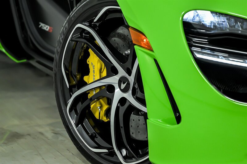 Used 2024 McLaren 750S Spider RWD image 4