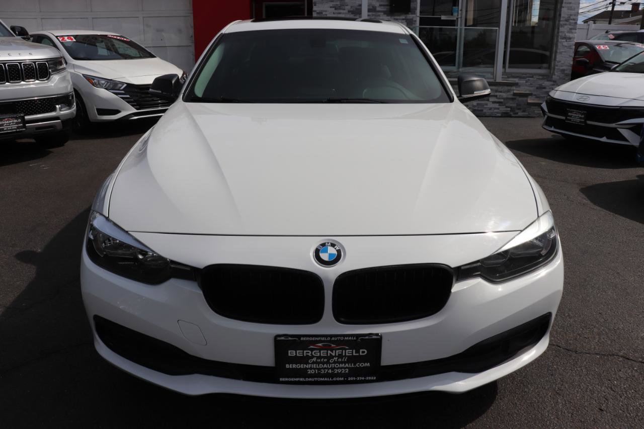 Used 2016 BMW 320i xDrive Sedan AWD/4WD image 8