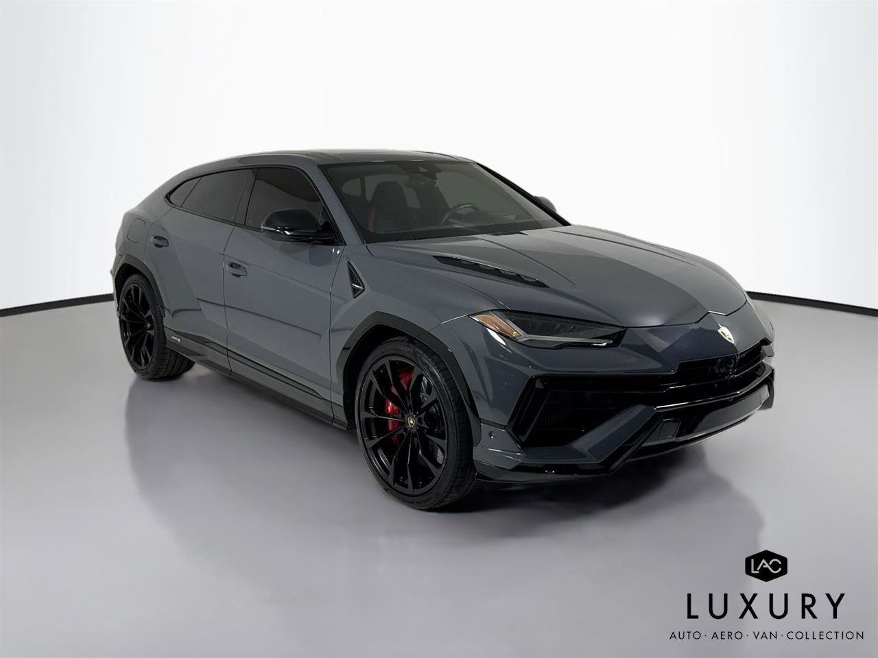 Used 2023 Lamborghini Urus S image 3