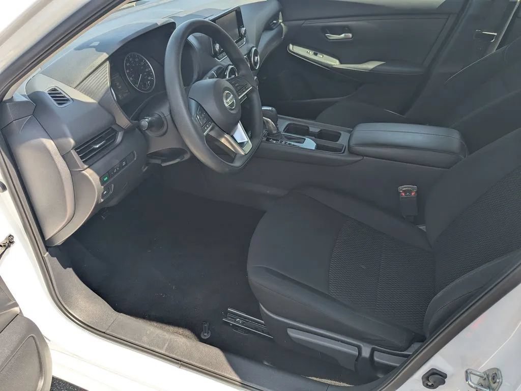 Certified 2023 Nissan Sentra S FWD image 9