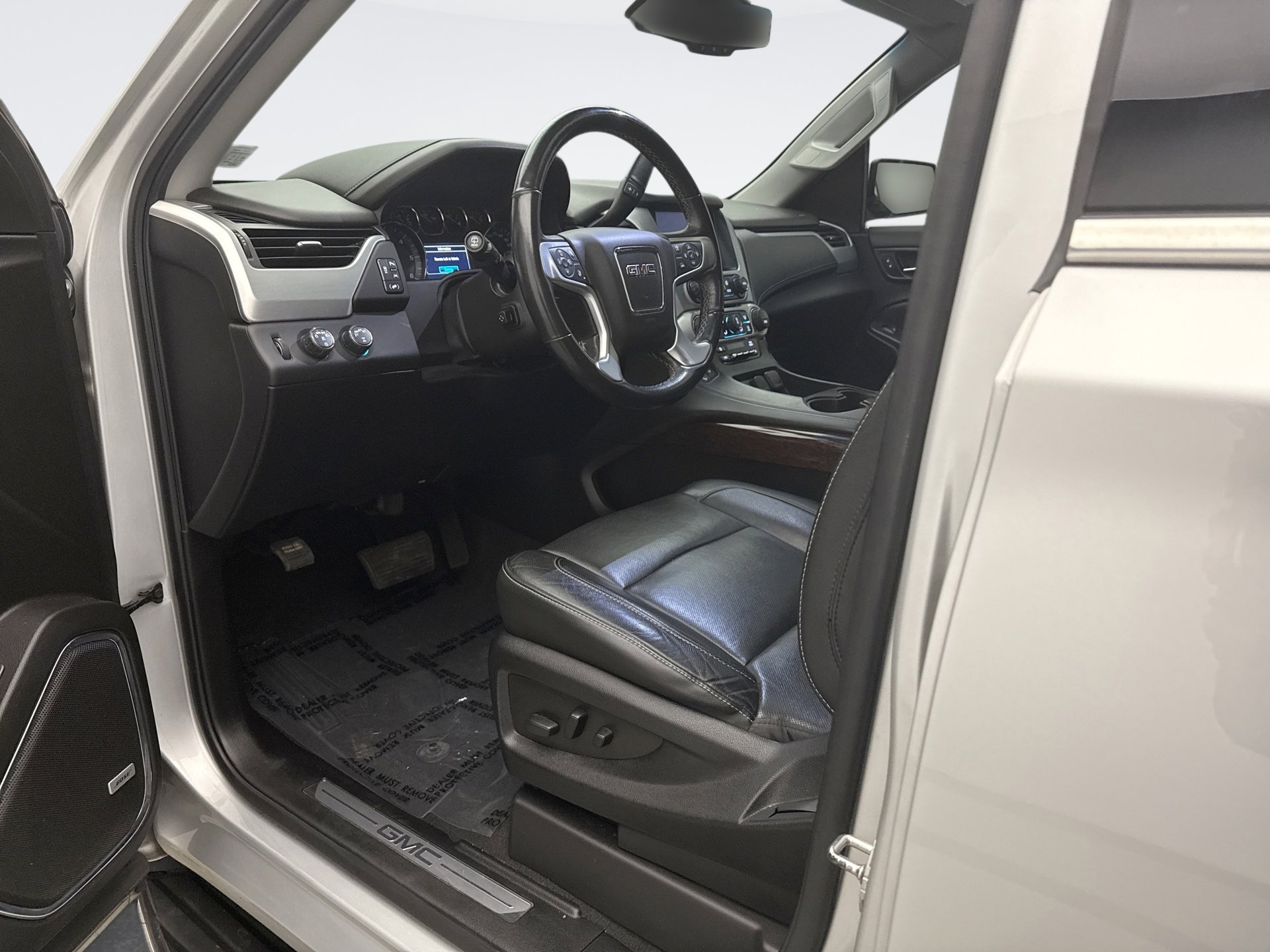 Used 2019 GMC Yukon SLT w/ Premium Edition AWD/4WD image 10