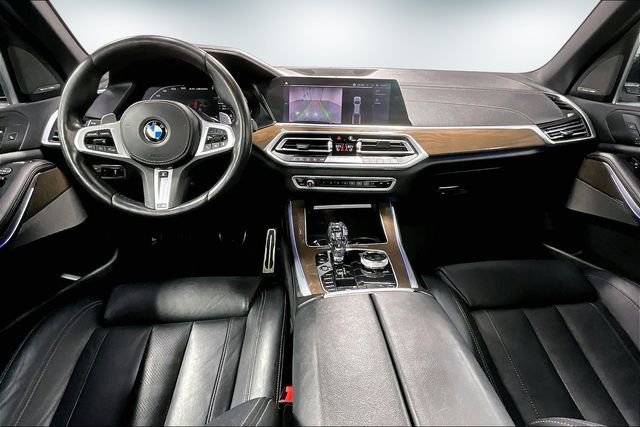 Used 2020 BMW X5 M50i w/ Premium Package image 9