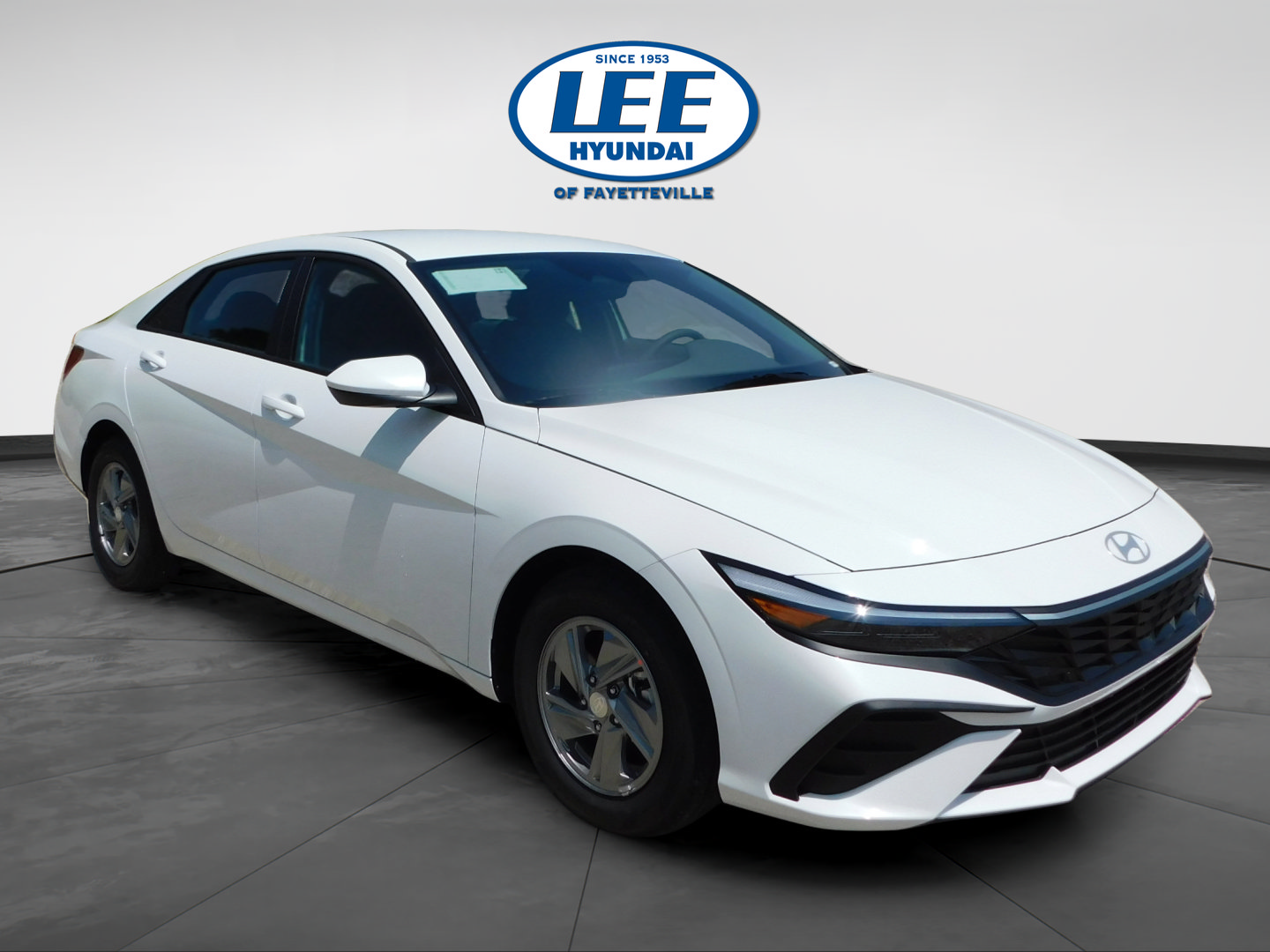Certified 2025 Hyundai Elantra SE FWD image 1