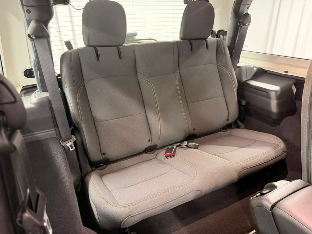 Used 2025 Jeep Wrangler Sport AWD/4WD image 35