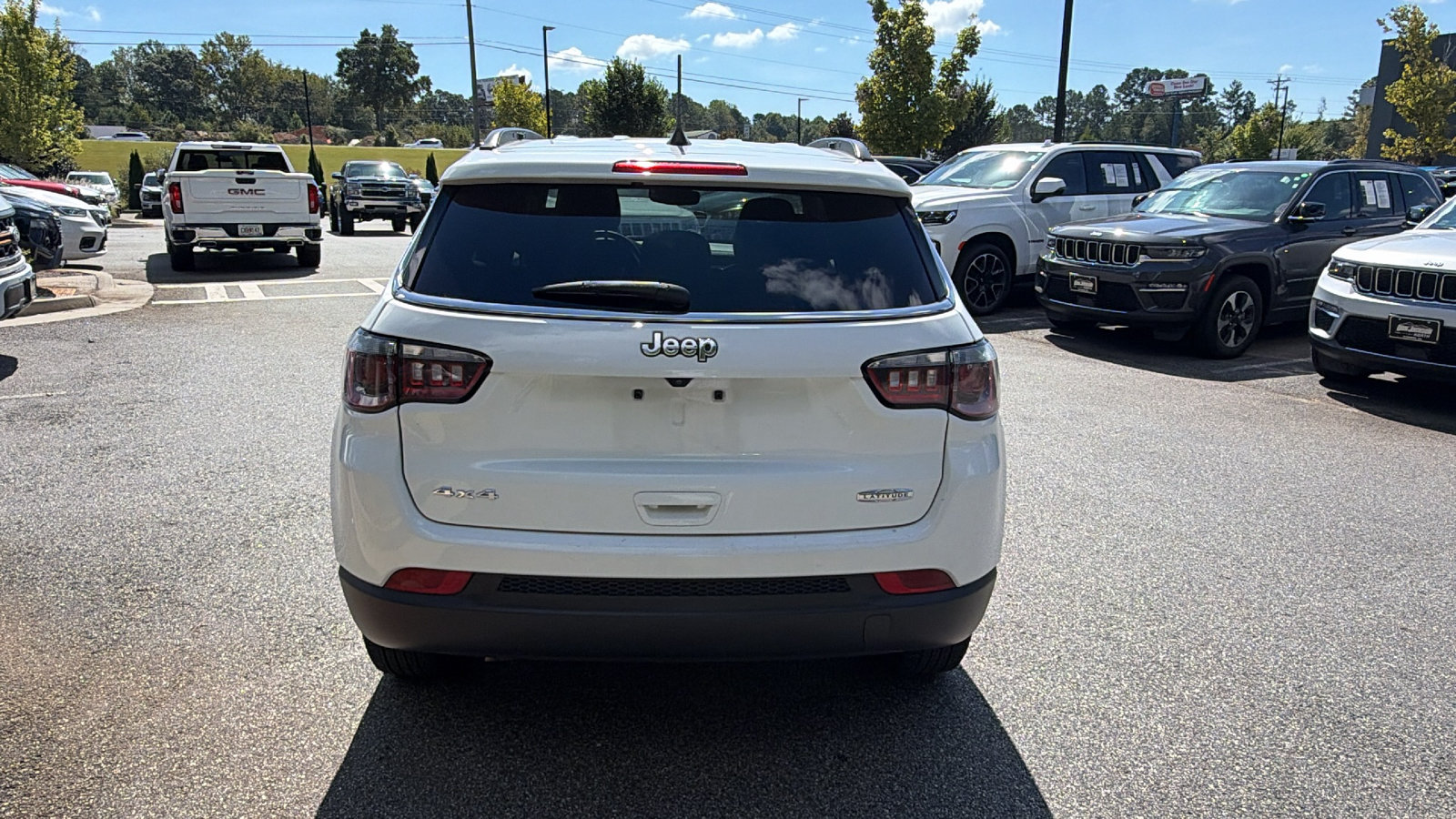 Used 2024 Jeep Compass Latitude AWD/4WD image 9