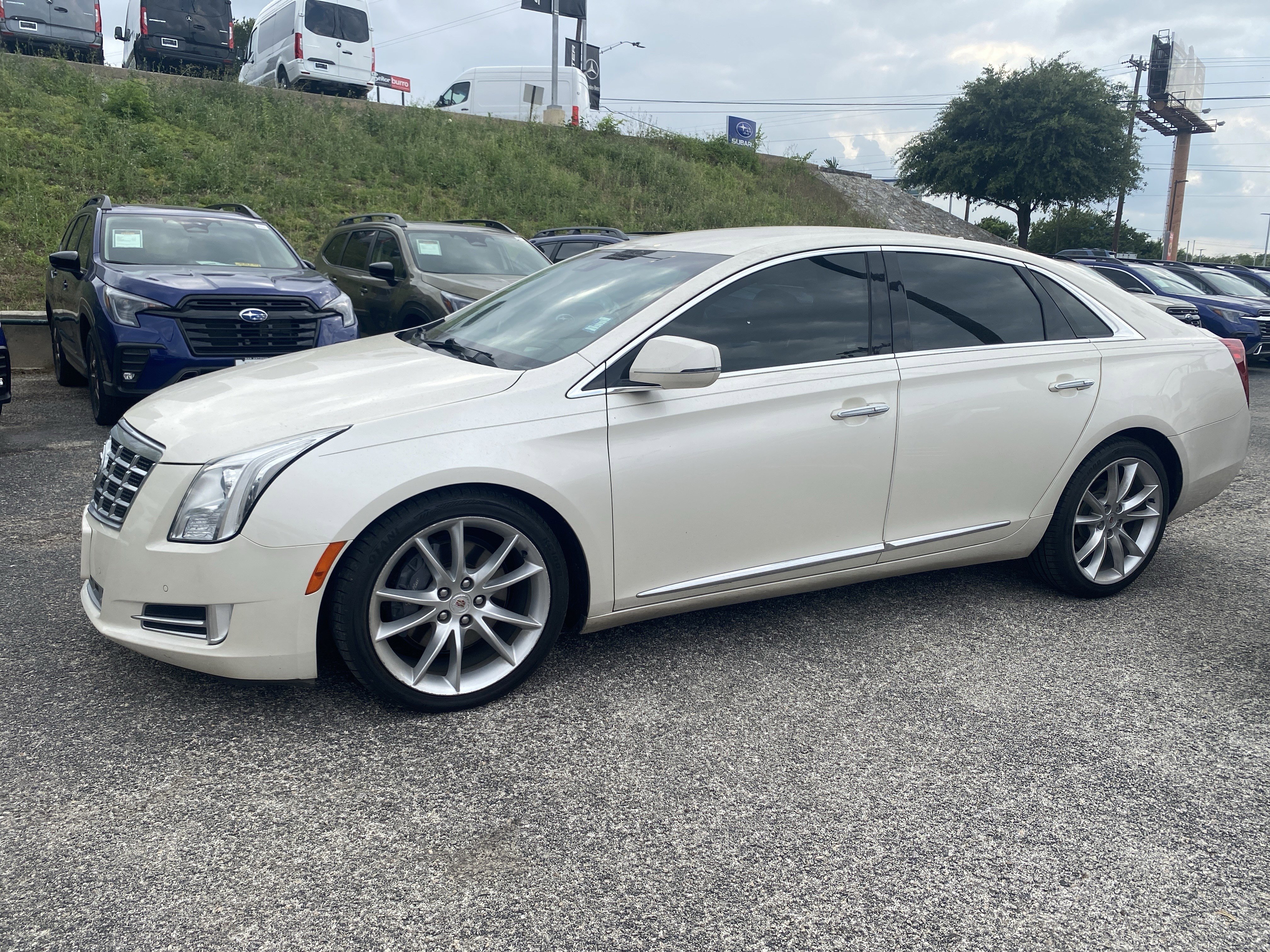 Used 2013 Cadillac XTS Premium FWD image 5