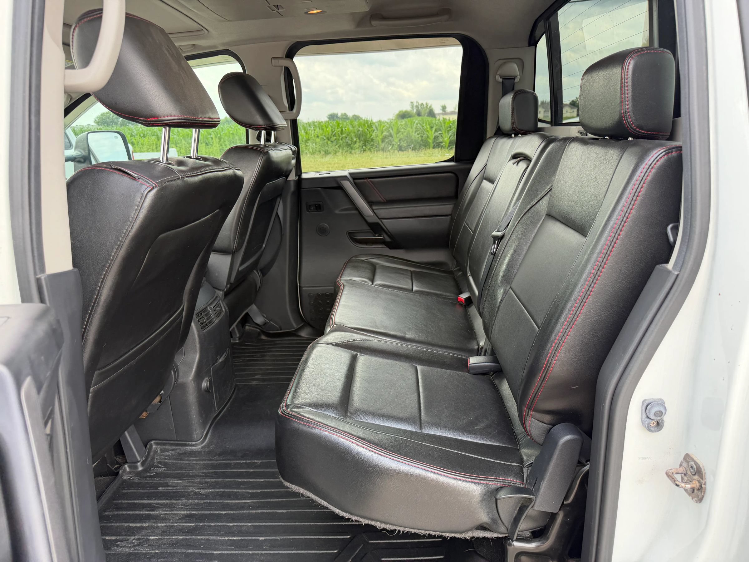 Used 2011 Nissan Titan 4x4 Crew Cab image 24