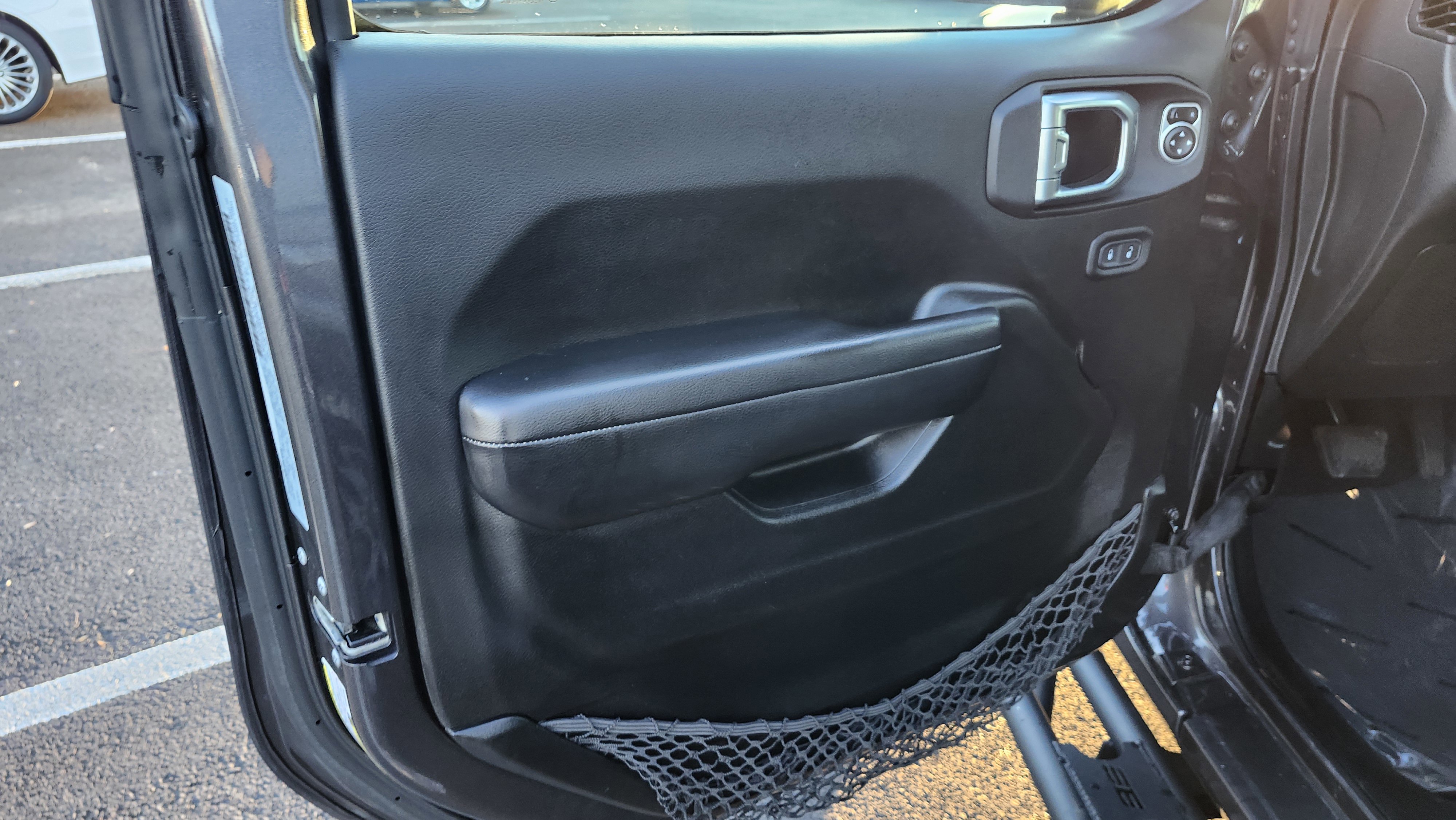 Used 2019 Jeep Wrangler Rubicon w/ Cold Weather Group image 18