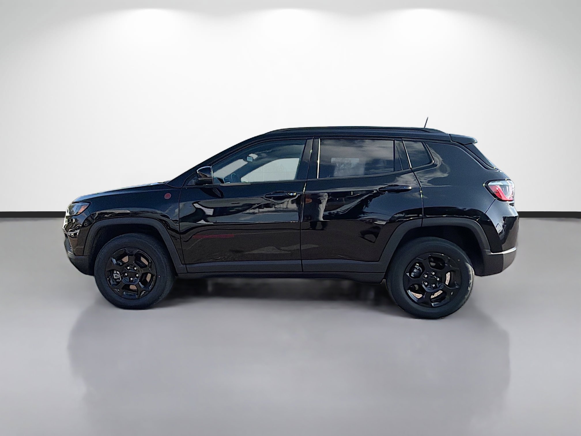 Used 2023 Jeep Compass Trailhawk image 6