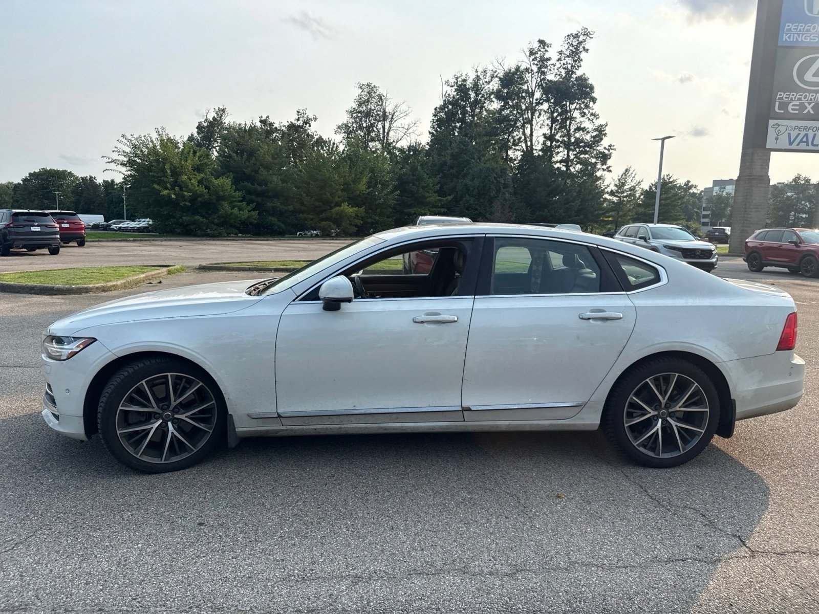 Used 2017 Volvo S90 T6 Inscription w/ Vision Package AWD/4WD image 13