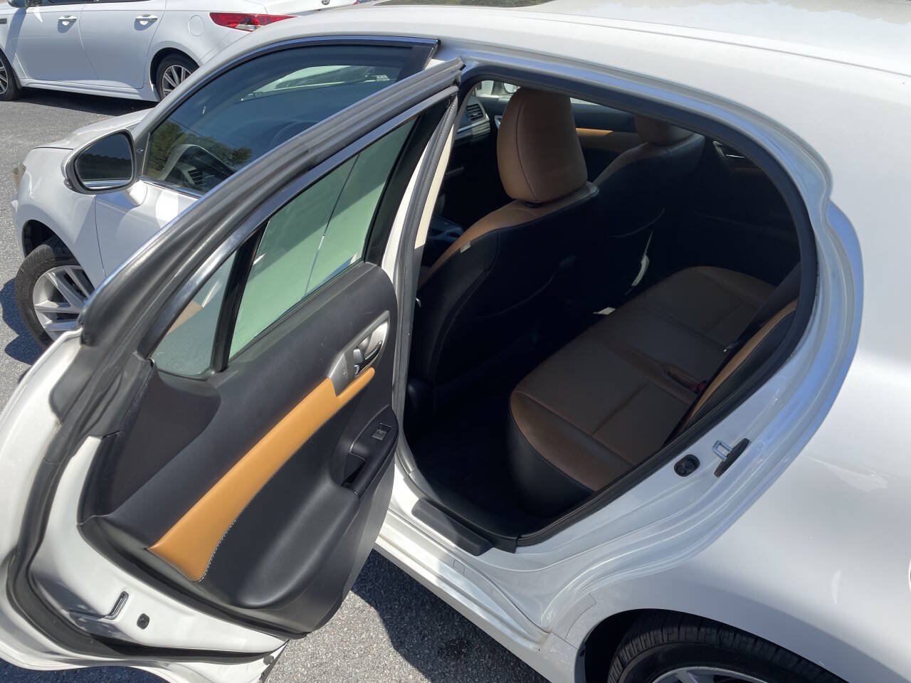 Used 2015 Lexus CT 200h FWD image 9