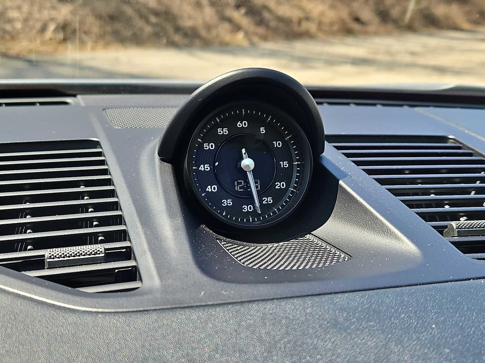 Certified 2025 Porsche 911 Carrera RWD image 35