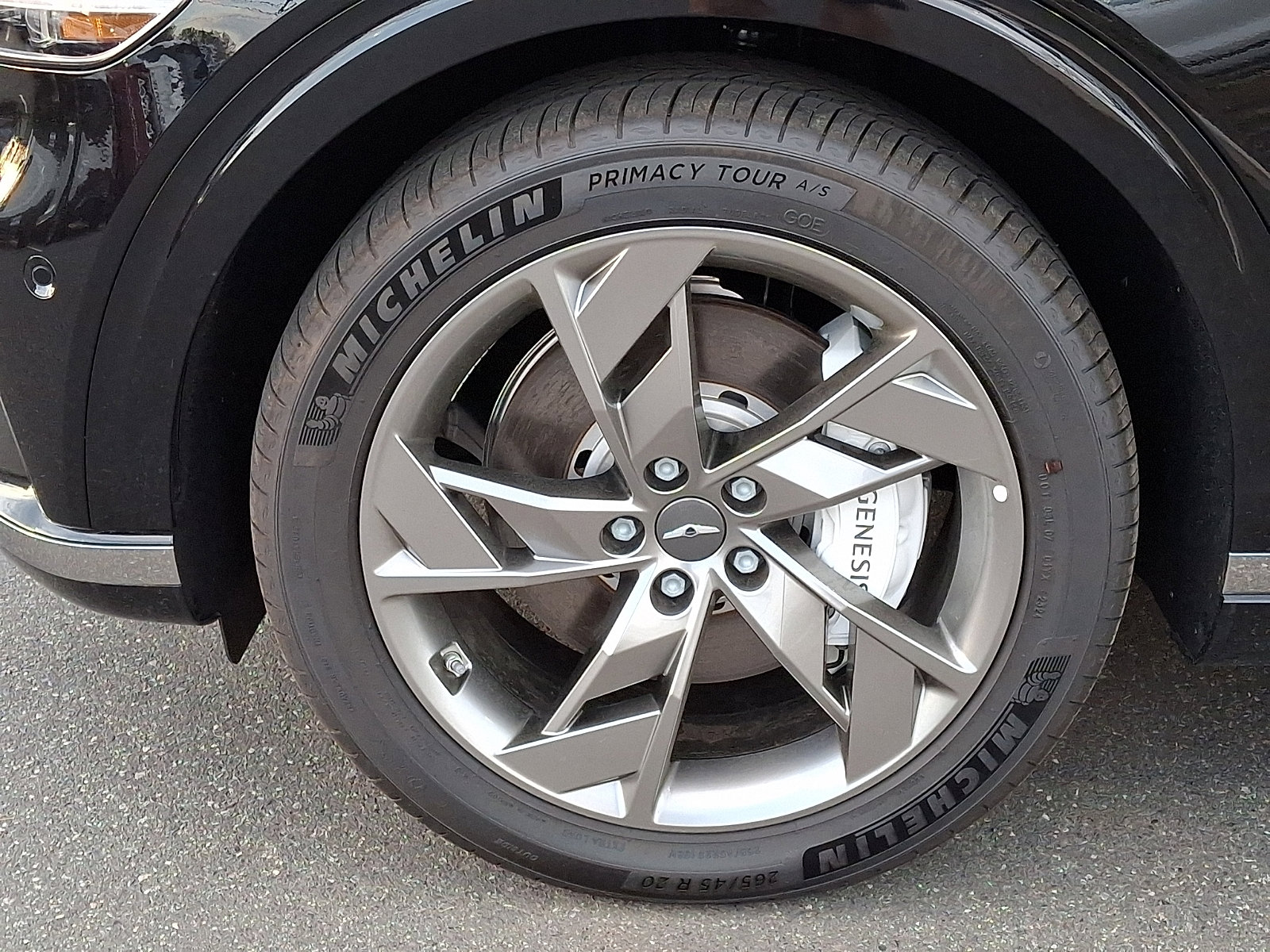 Used 2025 Genesis Electrified GV70 w/ Prestige Package image 8