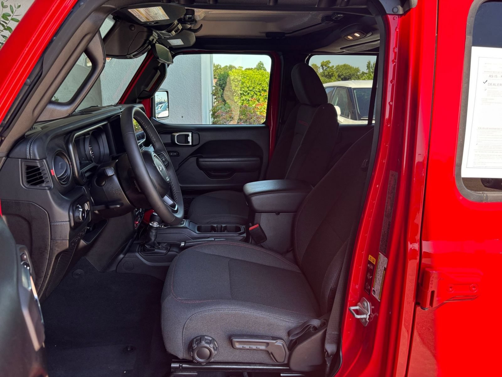 Used 2025 Jeep Wrangler Unlimited Rubicon AWD/4WD image 25