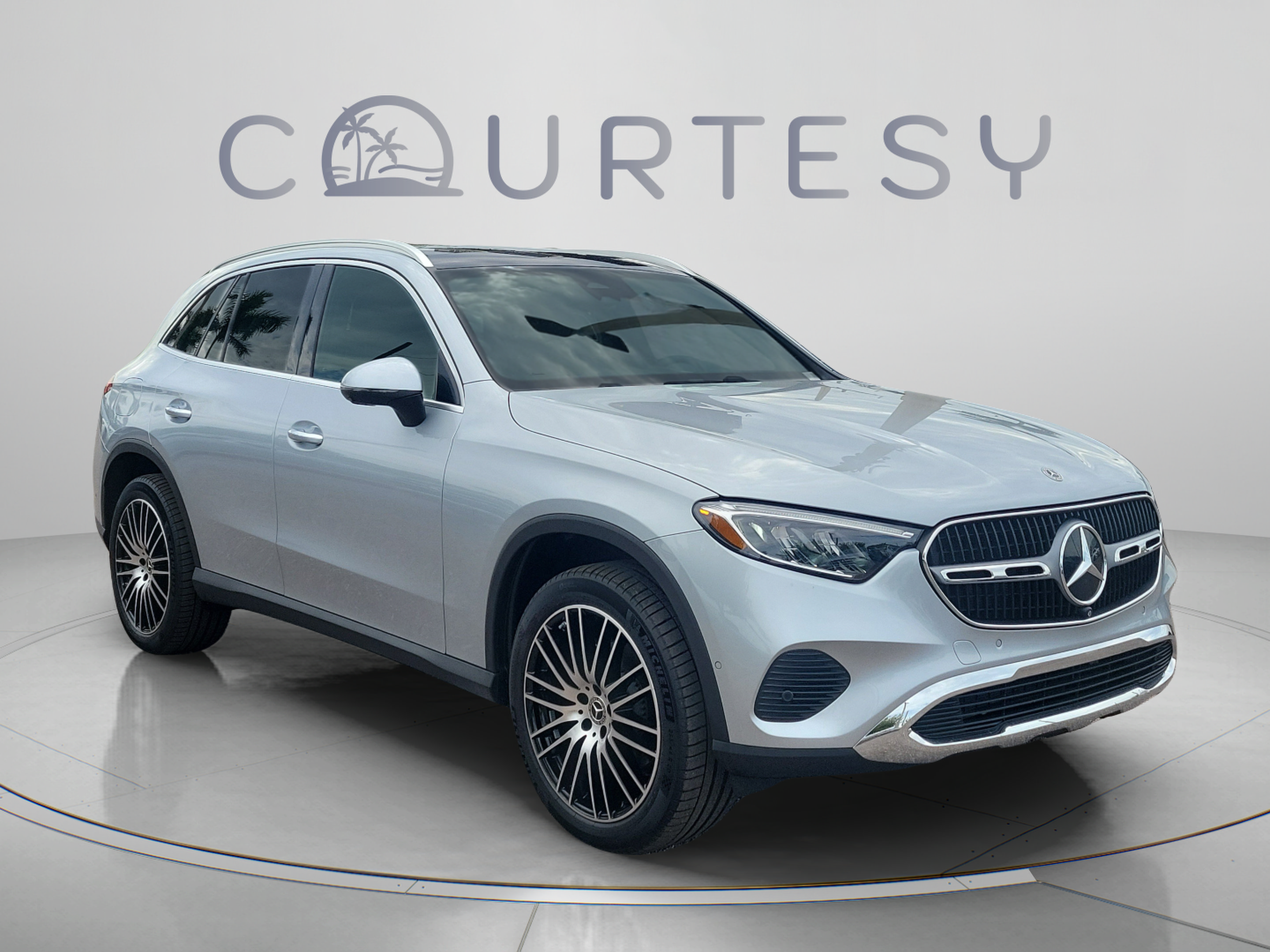 Certified 2026 Mercedes-Benz GLC 300 image 4