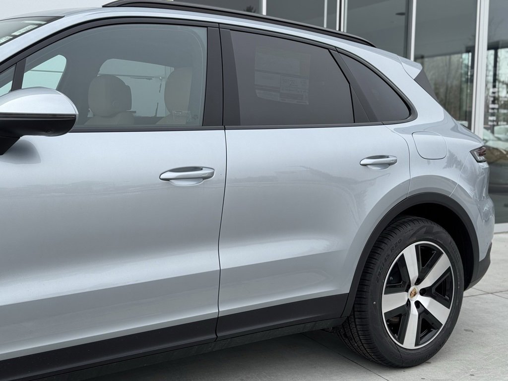 New 2025 Porsche Cayenne E-Hybrid image 27