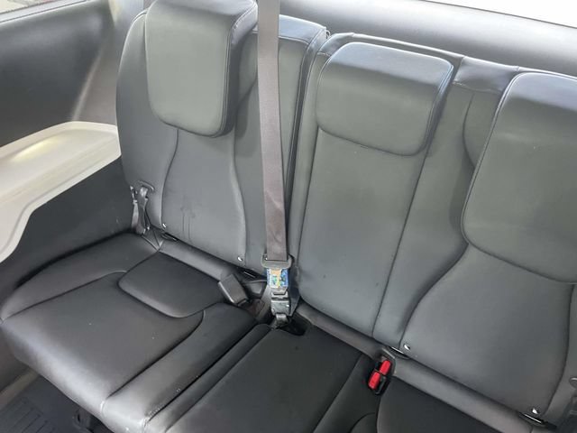 Used 2024 Kia Carnival EX FWD image 15