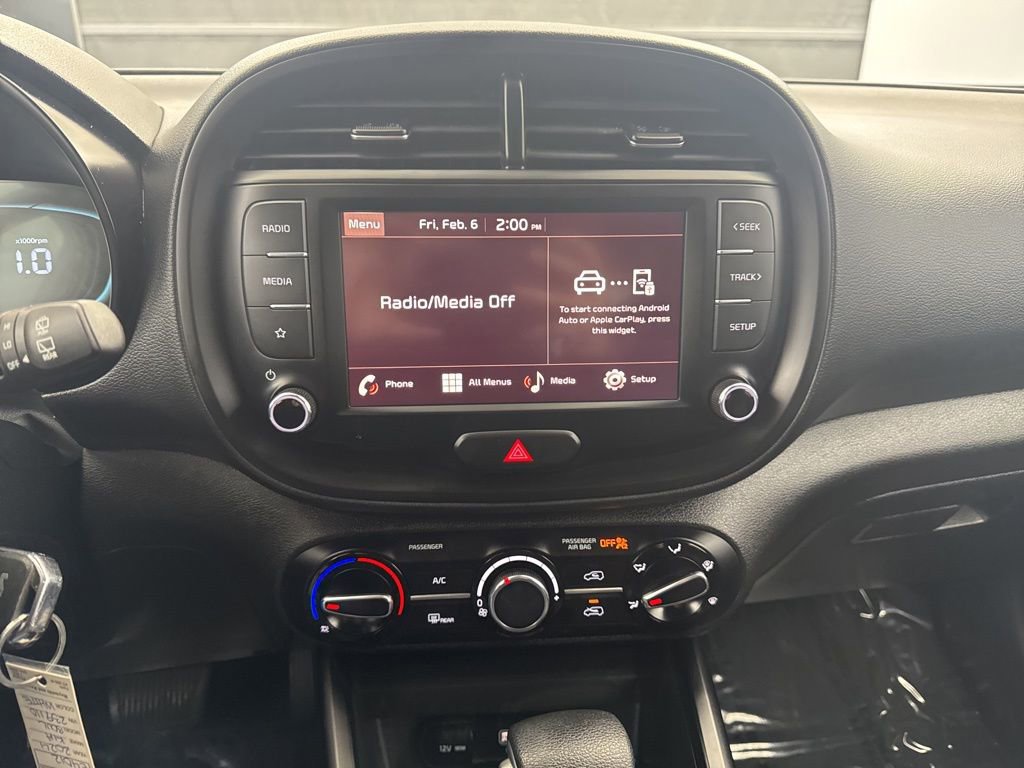 Used 2024 Kia Soul LX w/ Option Group 015 FWD image 17