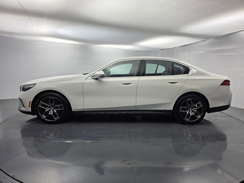 Used 2026 BMW 530i image 7