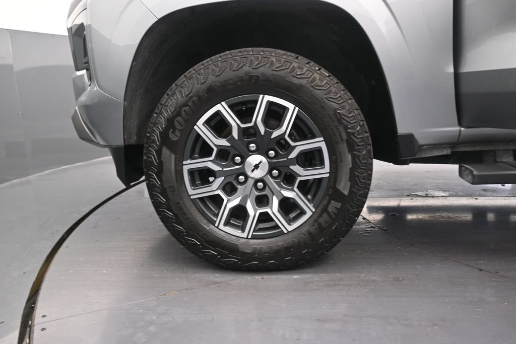Used 2024 Chevrolet Colorado Z71 w/ Z71 Convenience Package 2 AWD/4WD image 13