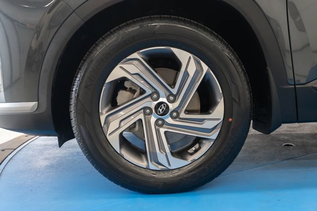 Used 2023 Hyundai Santa Fe SEL FWD image 2