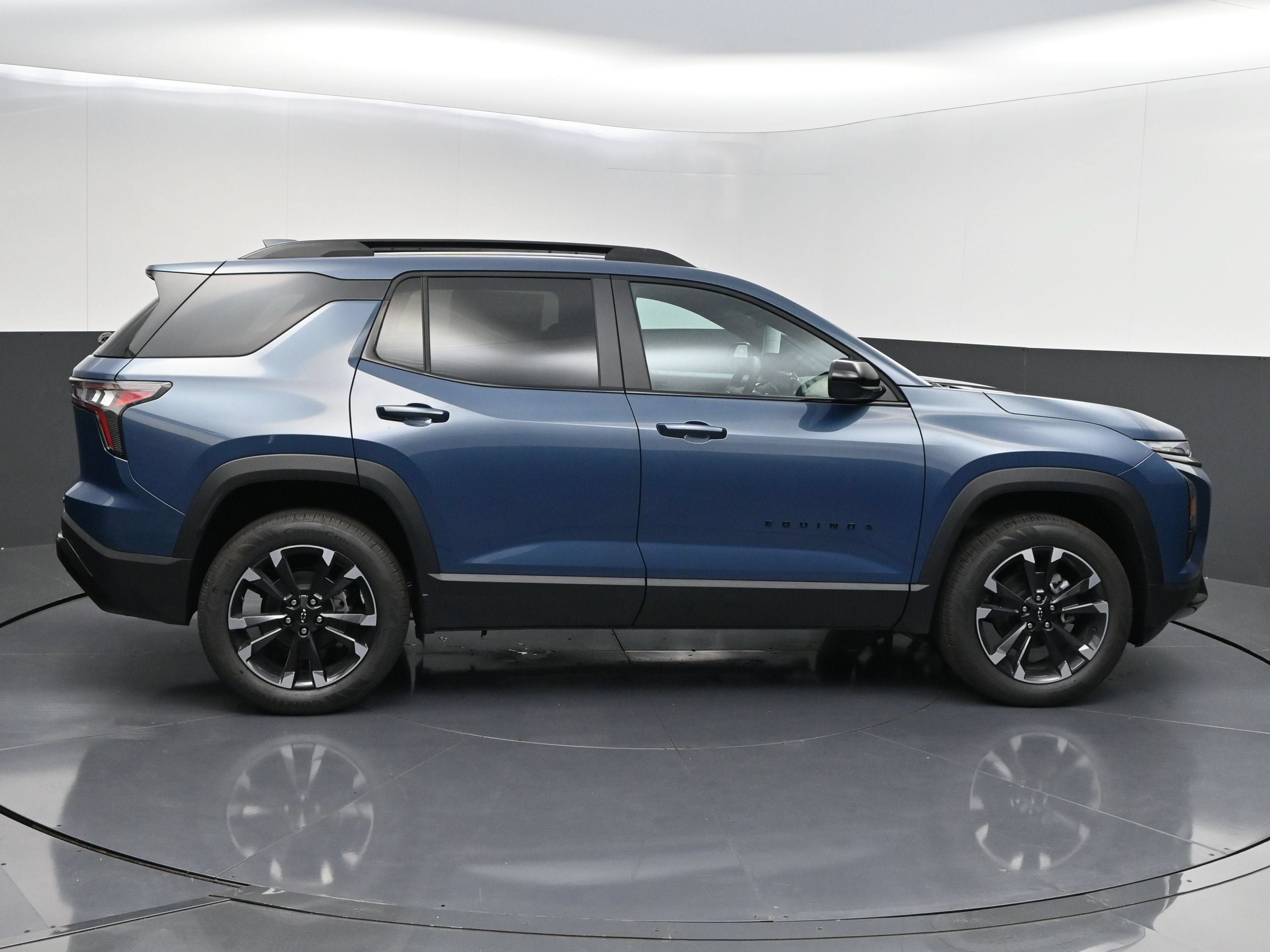 New 2027 Chevrolet Equinox RS w/ Convenience Package III AWD/4WD image 8