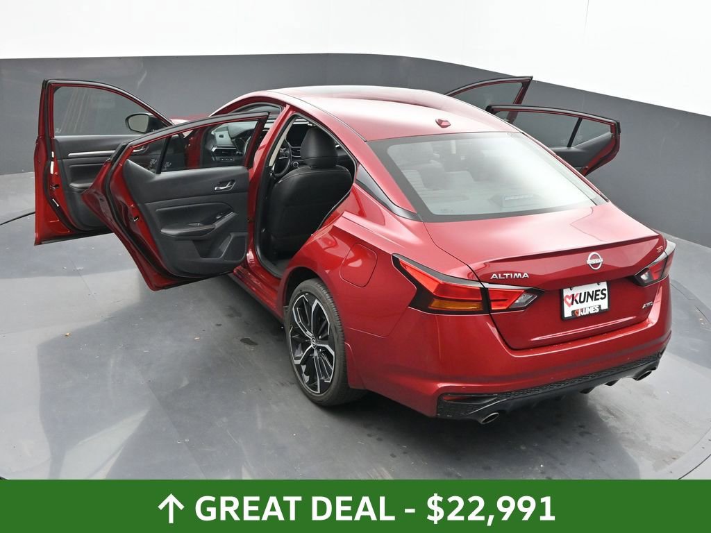 Used 2024 Nissan Altima 2.5 SR w/ SR Premium Package image 69