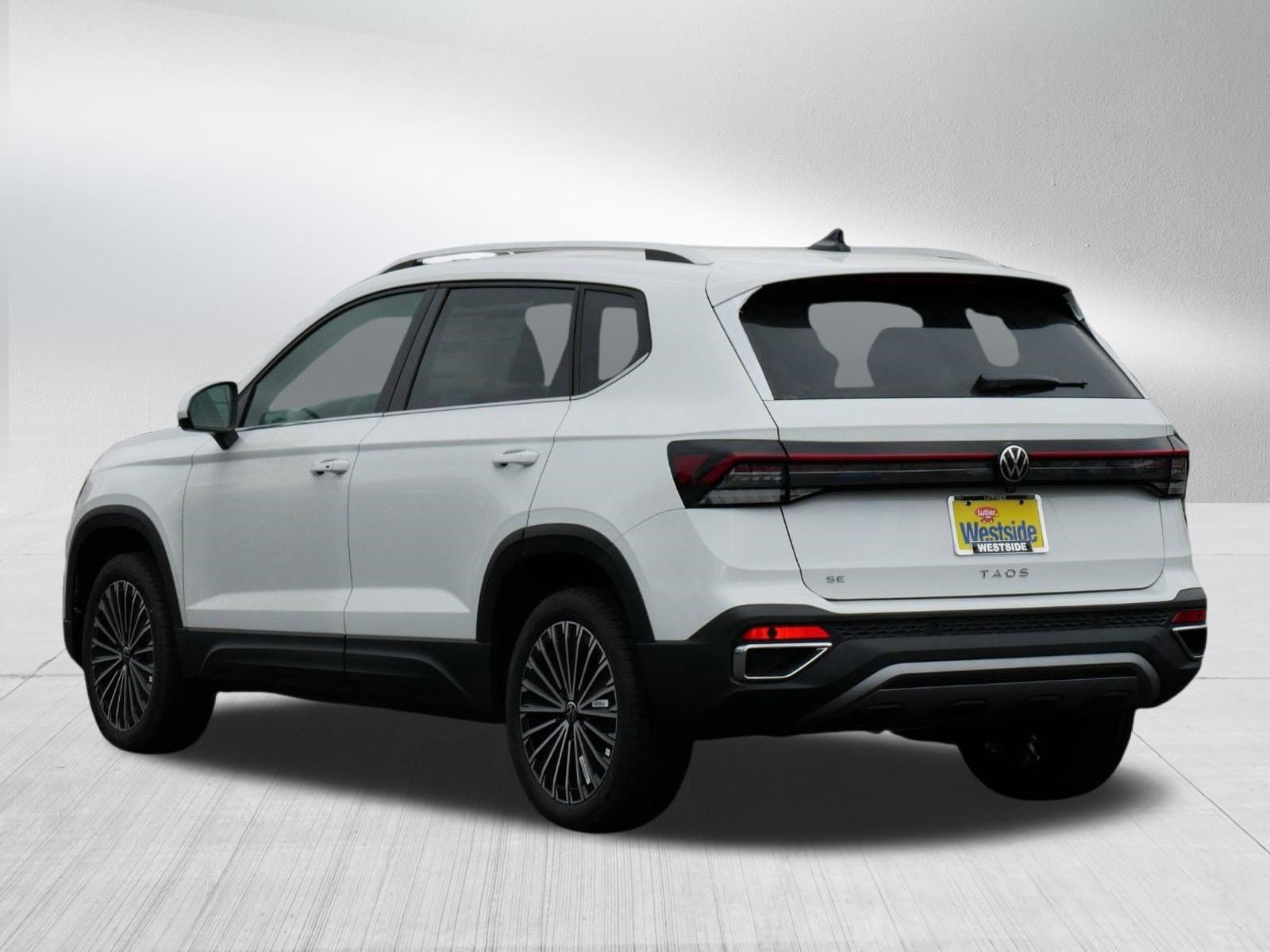 New 2026 Volkswagen Taos SE FWD image 3