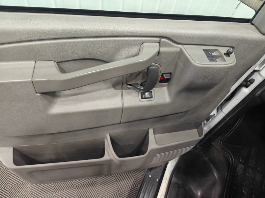 Used 2016 Chevrolet Express 3500 LT w/ LT Preferred Equipment Group RWD image 32