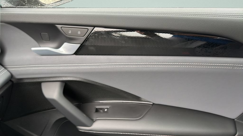 New 2026 Volkswagen Tiguan SE R-Line FWD image 15
