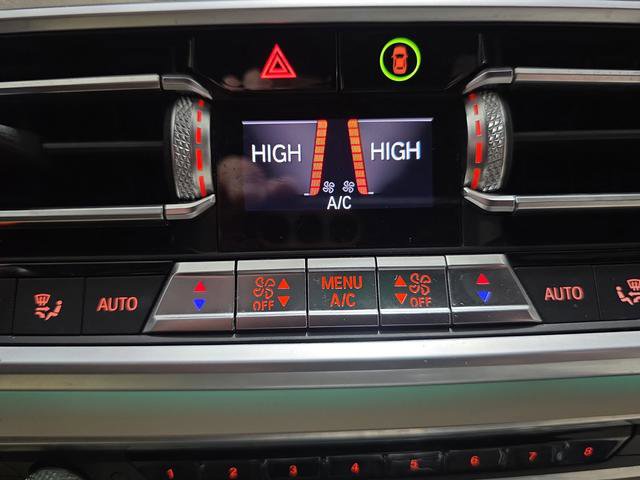 Used 2021 BMW X7 M50i w/ Dynamic Handling Package image 21