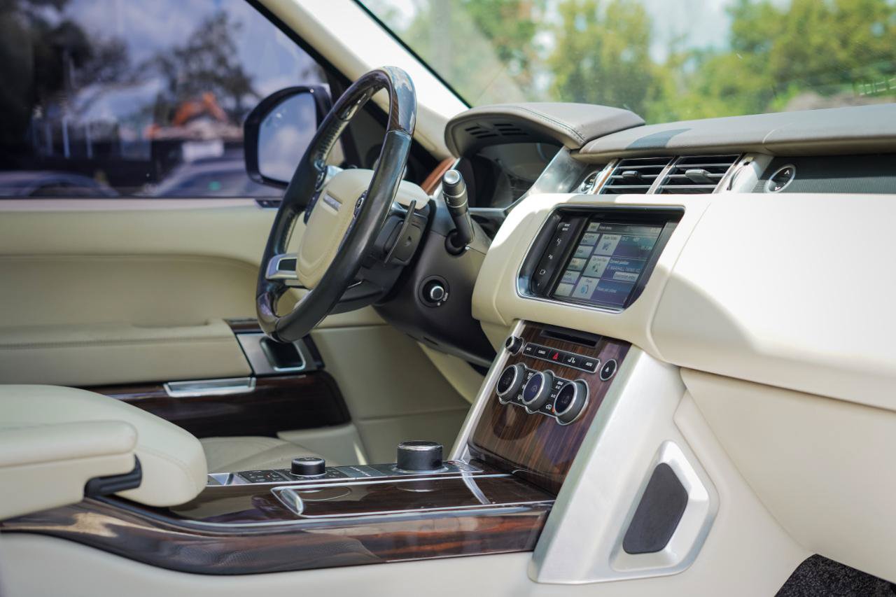 Used 2015 Land Rover Range Rover Supercharged AWD/4WD image 13