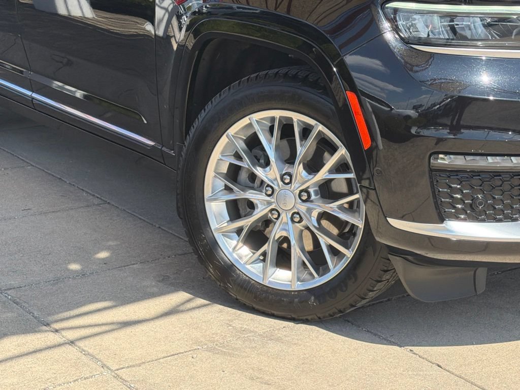 Used 2021 Jeep Grand Cherokee L Summit w/ Advanced Protech Group IV AWD/4WD image 10
