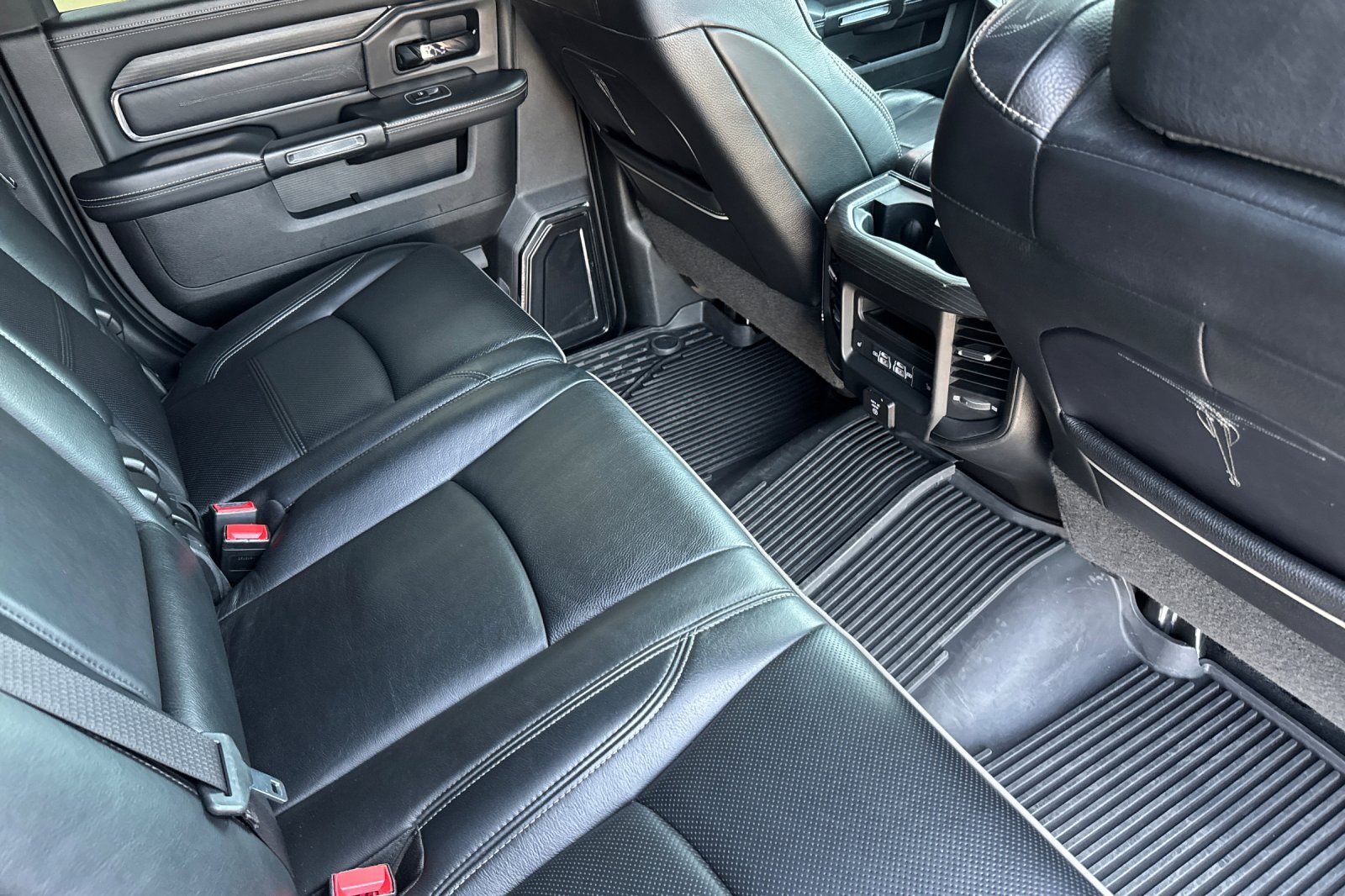 Used 2022 RAM 3500 Limited image 18