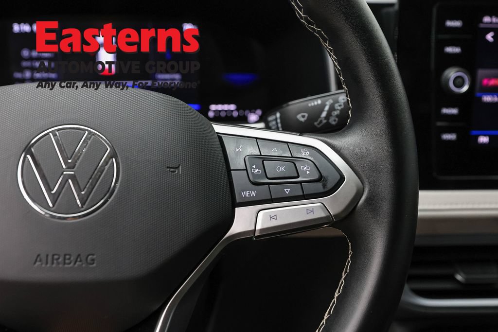 Used 2025 Volkswagen Taos SE AWD/4WD image 17