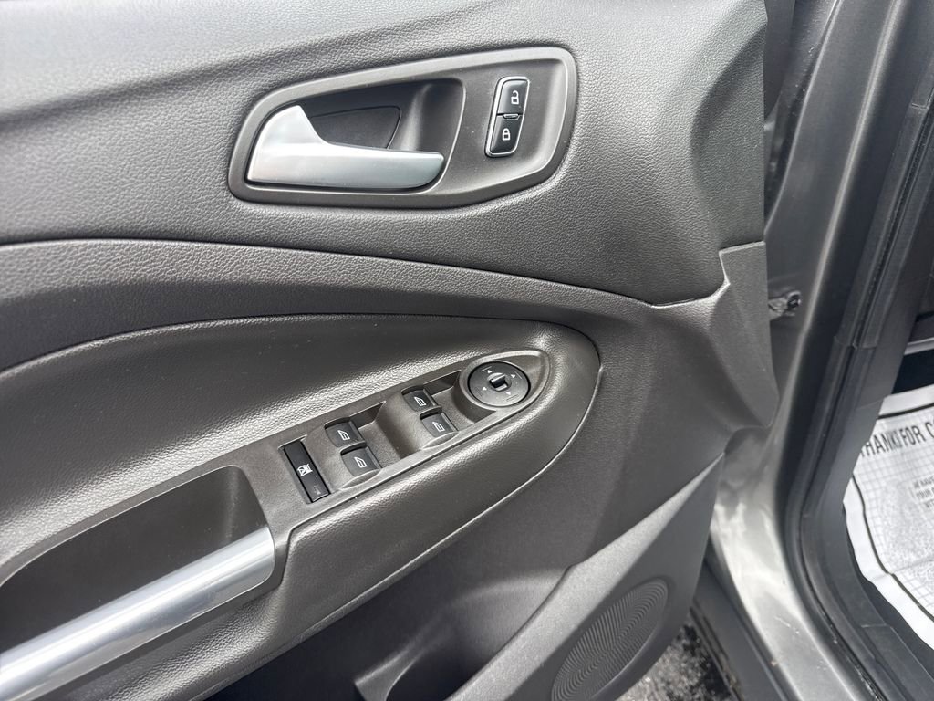 Used 2014 Ford Escape SE image 25