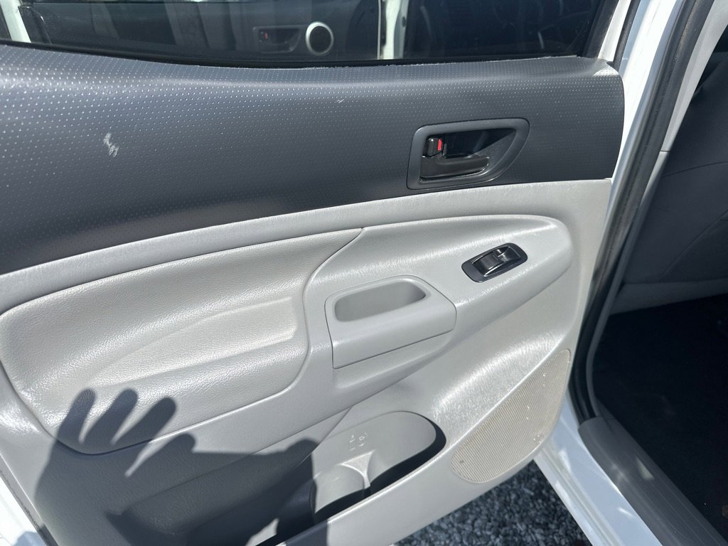 Used 2014 Toyota Tacoma 4x4 Double Cab w/ TRD Off-Road Package image 22