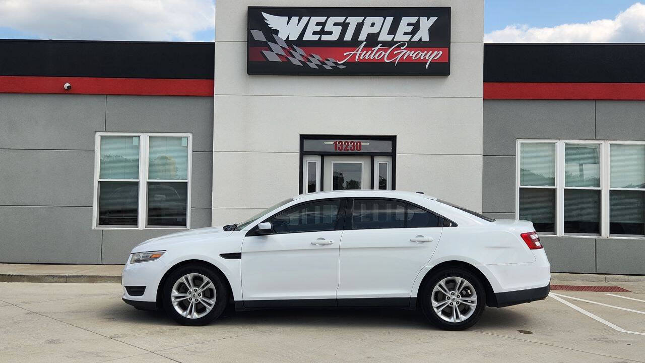 Used 2014 Ford Taurus SEL w/ Equipment Group 201A FWD image 24