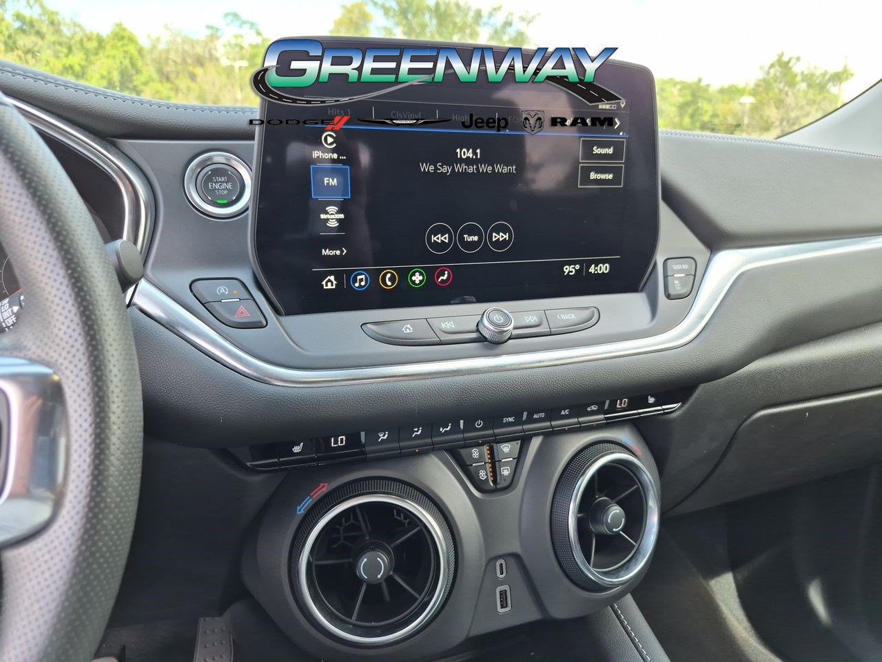 Used 2025 Chevrolet Blazer LT AWD/4WD image 18