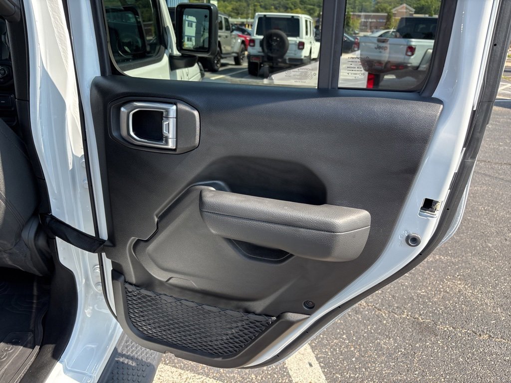 Used 2022 Jeep Wrangler Unlimited Sport image 28