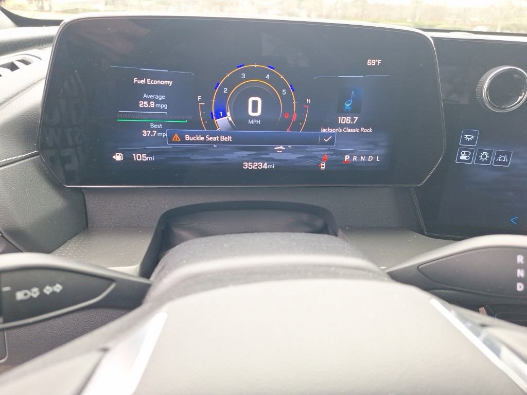 Used 2025 Chevrolet Traverse LT image 37