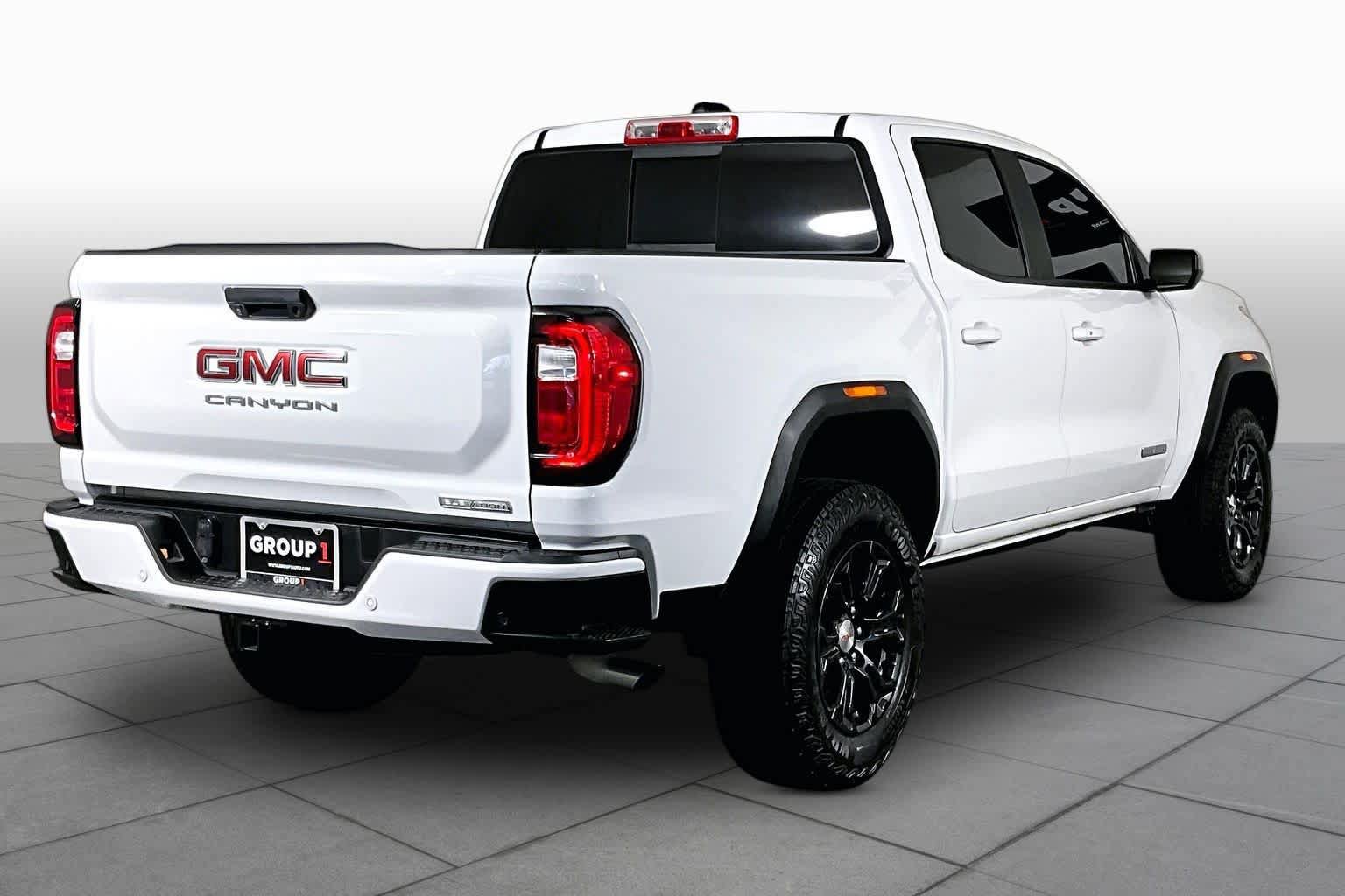 Used 2024 GMC Canyon Elevation w/ Elevation Premium Package RWD image 12