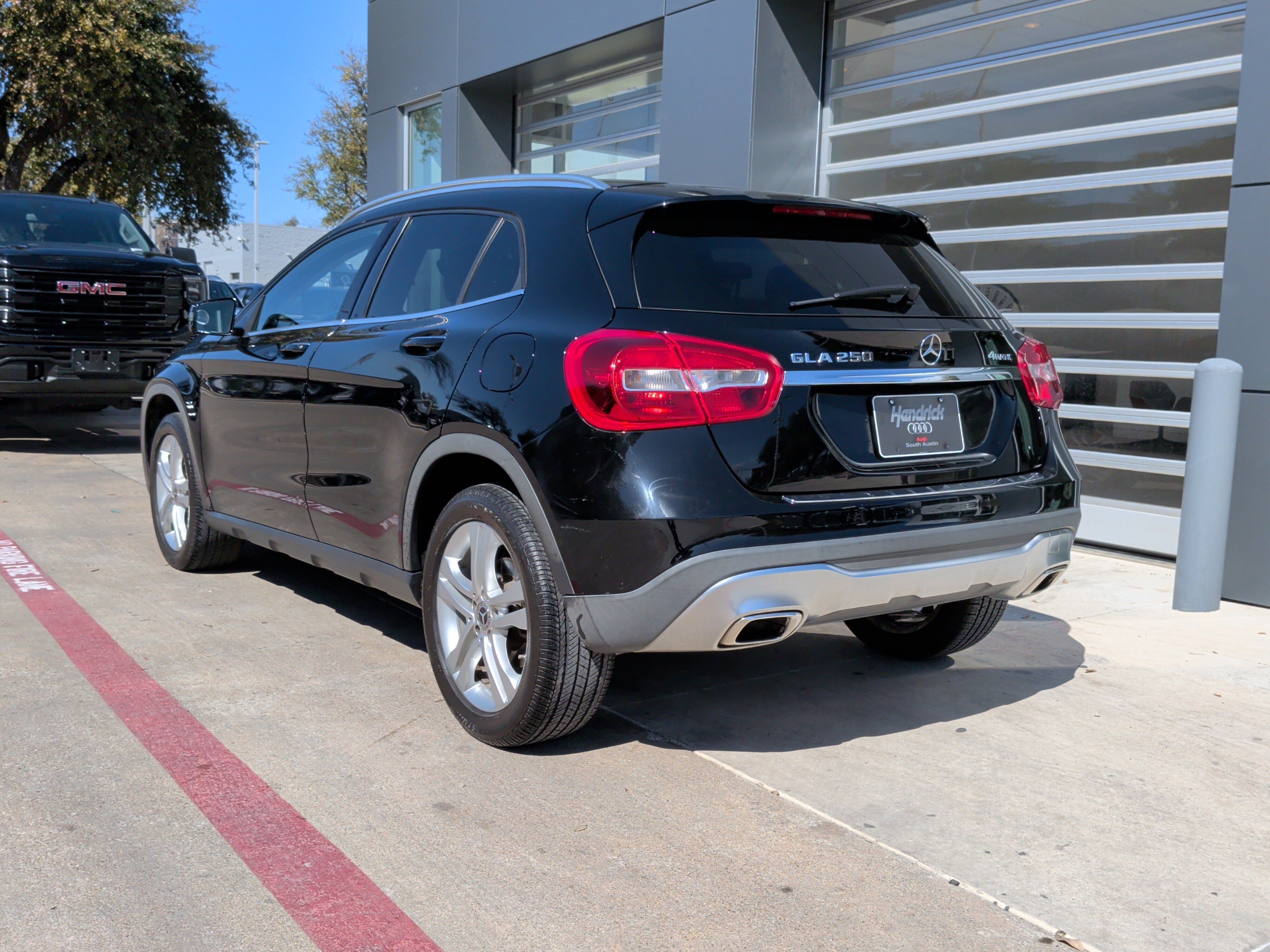 Used 2018 Mercedes-Benz GLA 250 4MATIC image 8