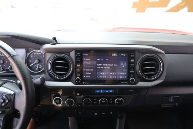 Used 2022 Toyota Tacoma TRD Off-Road AWD/4WD image 18