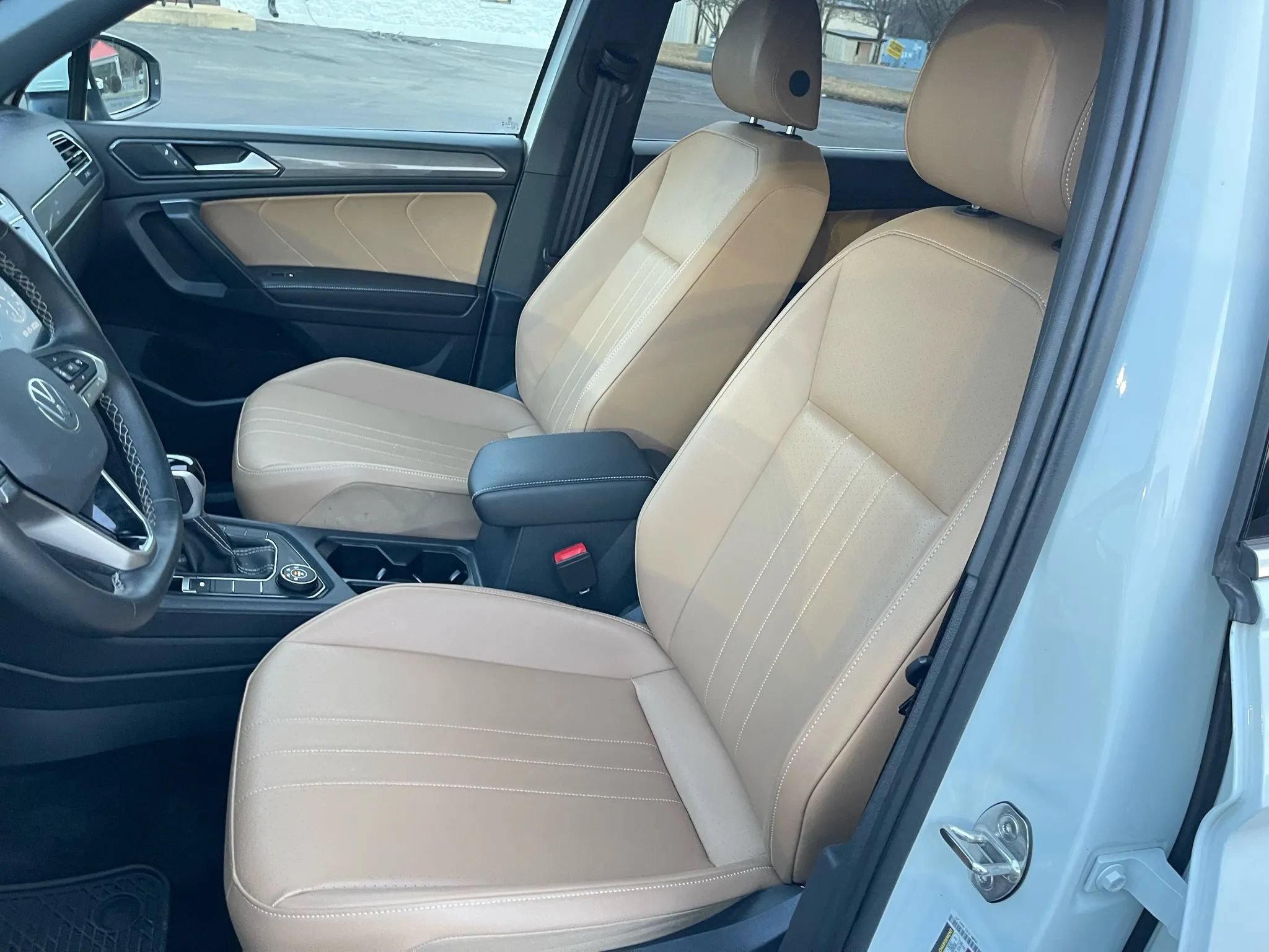 Used 2024 Volkswagen Tiguan SE AWD/4WD image 22