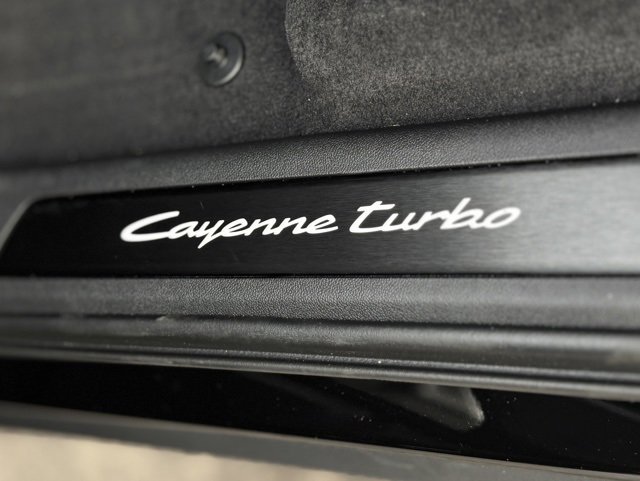 Used 2025 Porsche Cayenne Turbo image 16