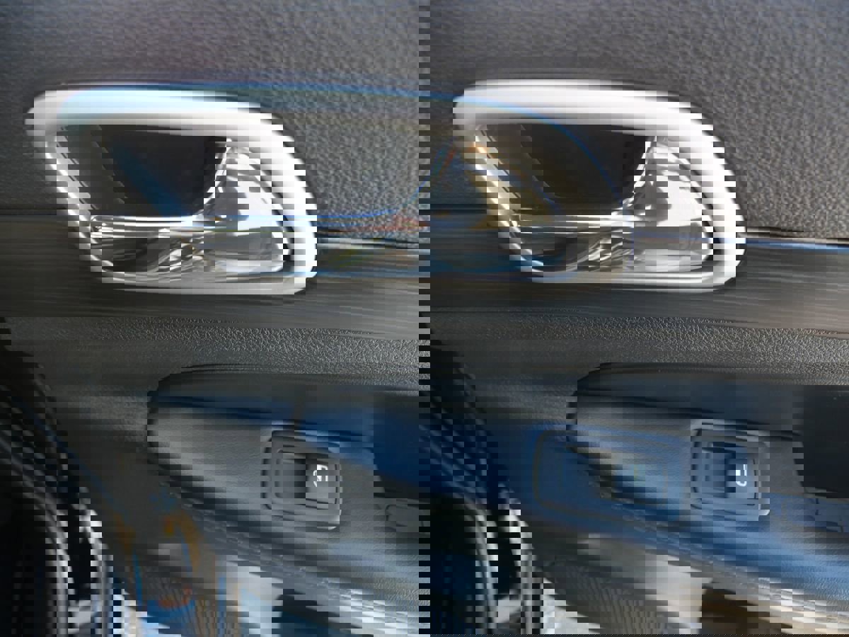 Used 2019 Jeep Grand Cherokee Altitude image 29