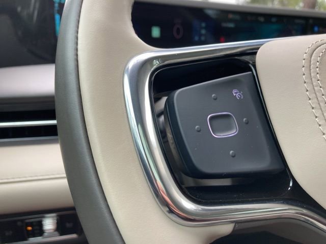 Used 2025 Lincoln Nautilus Premier w/ Equipment Group 102A image 28