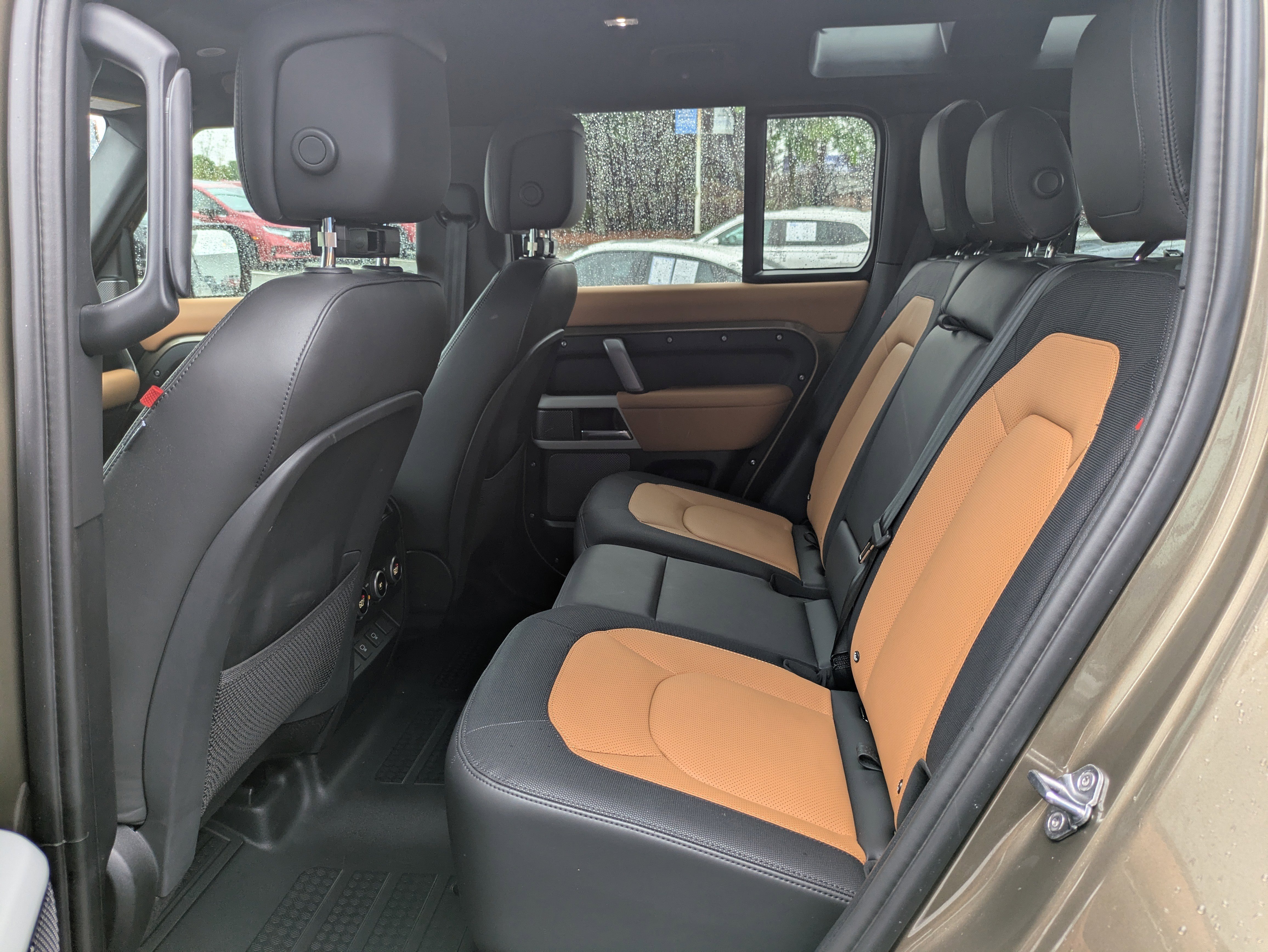 Used 2024 Land Rover Defender 110 X-Dynamic SE AWD/4WD image 80