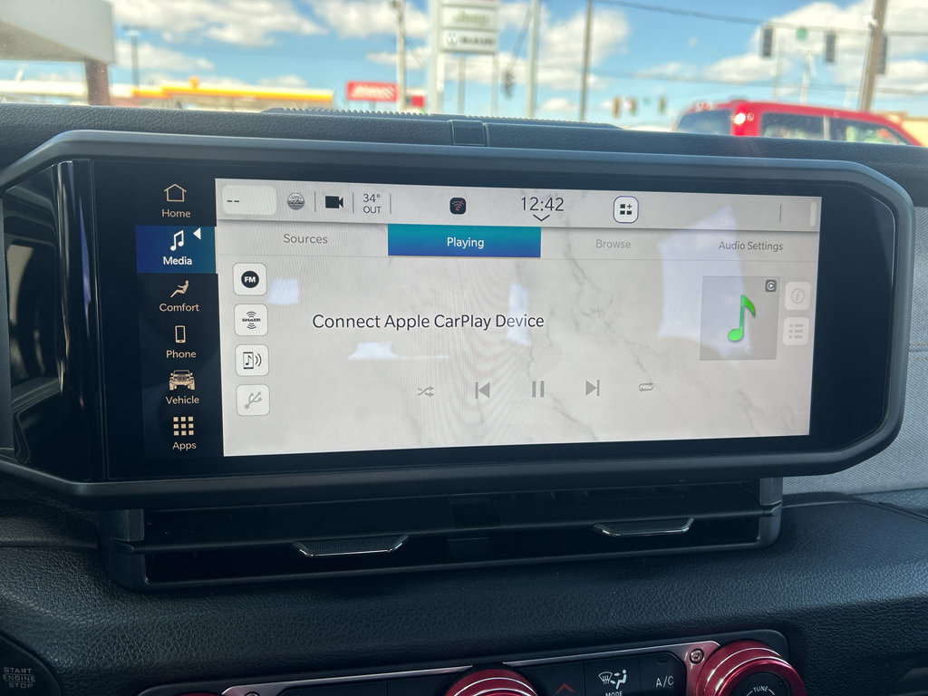 Used 2025 Jeep Wrangler Sport image 21